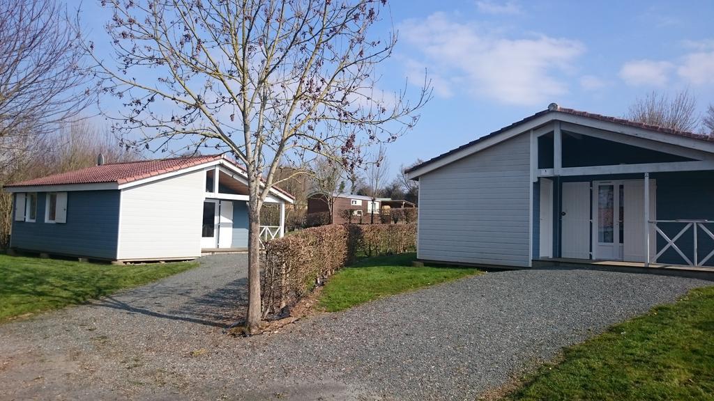 Camping Des Rulieres Hotel Saint-Valérien Exterior foto