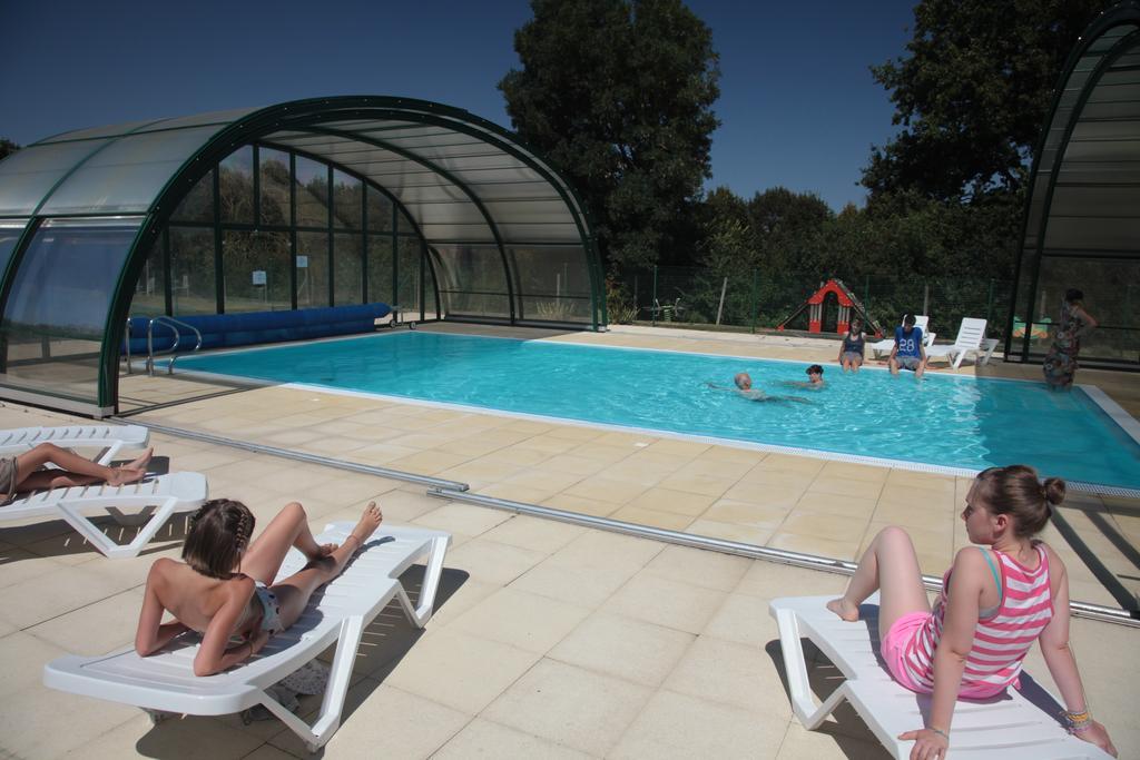 Camping Des Rulieres Hotel Saint-Valérien Exterior foto
